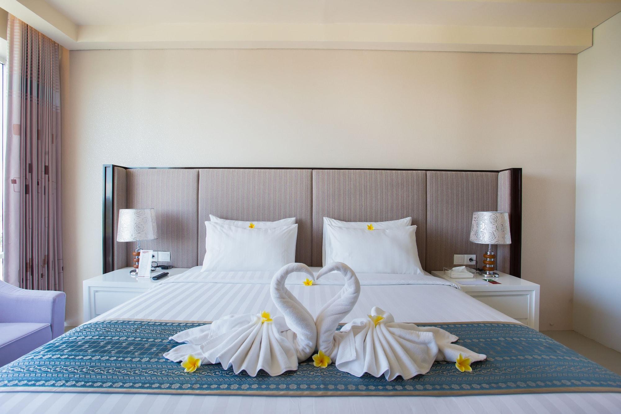 Golden Palace Hotel Lombok Матарам Екстериор снимка