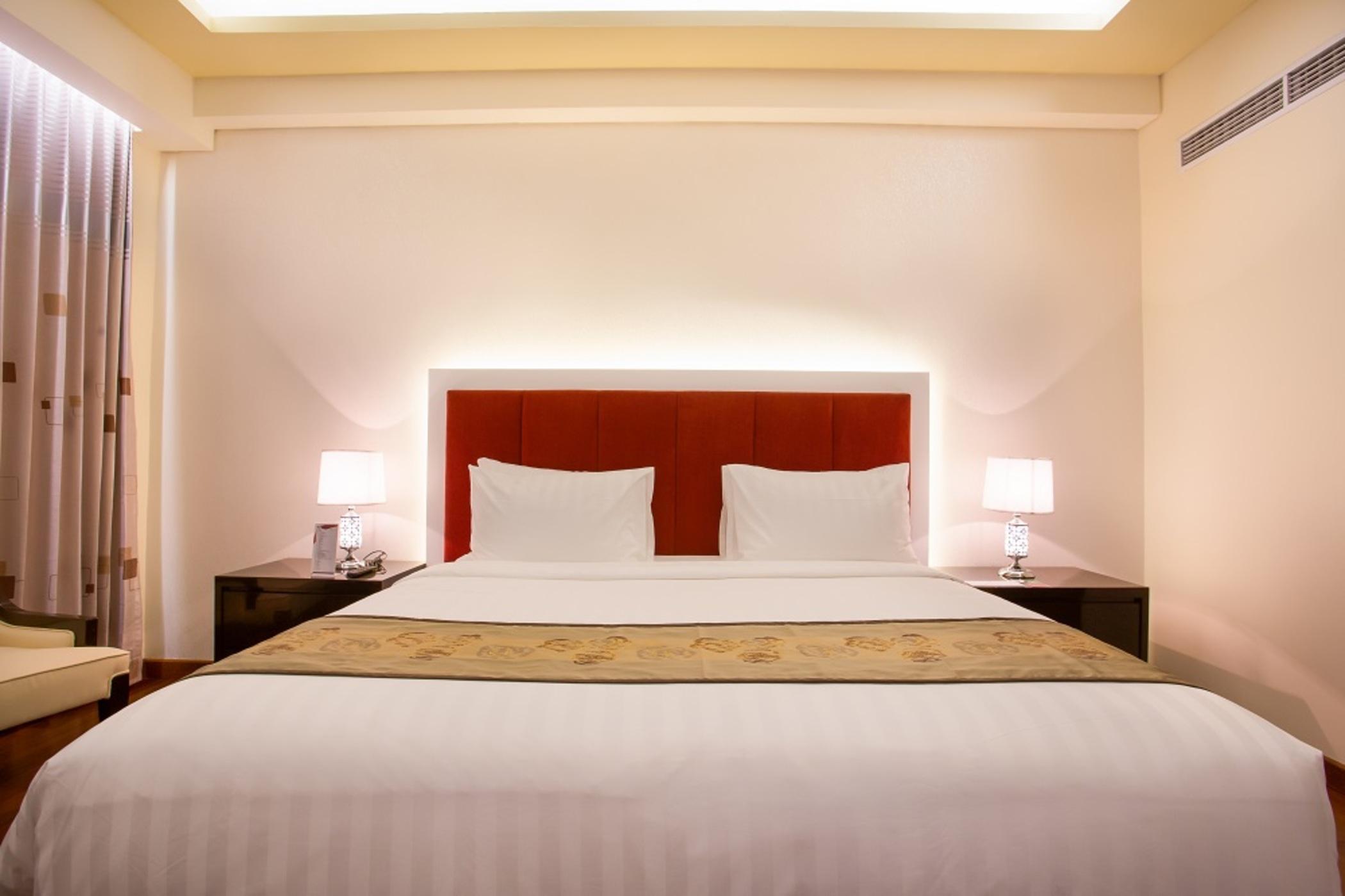 Golden Palace Hotel Lombok Матарам Екстериор снимка