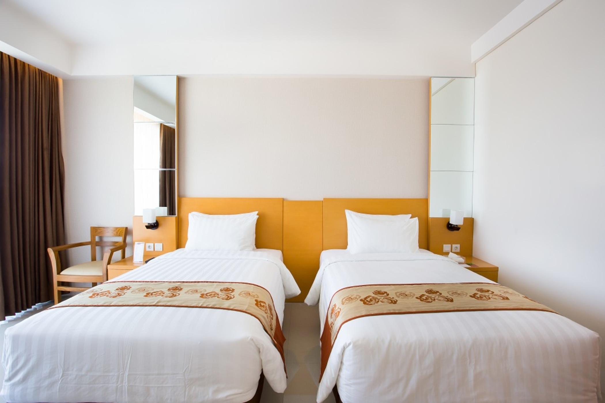 Golden Palace Hotel Lombok Матарам Екстериор снимка