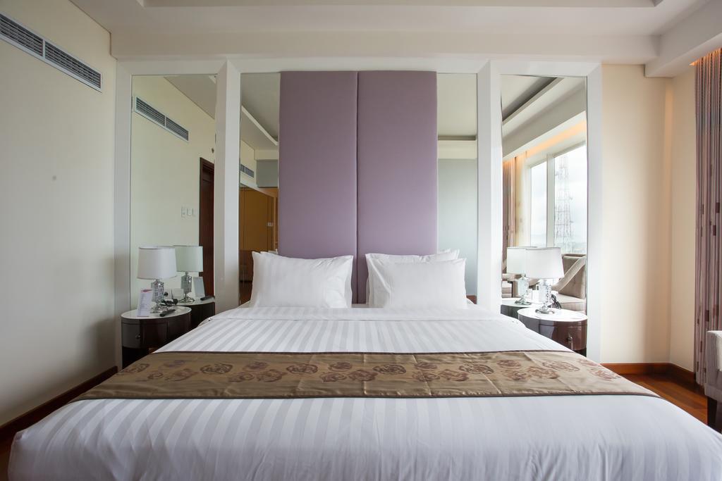 Golden Palace Hotel Lombok Матарам Стая снимка