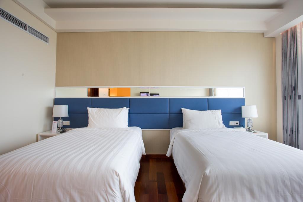 Golden Palace Hotel Lombok Матарам Стая снимка
