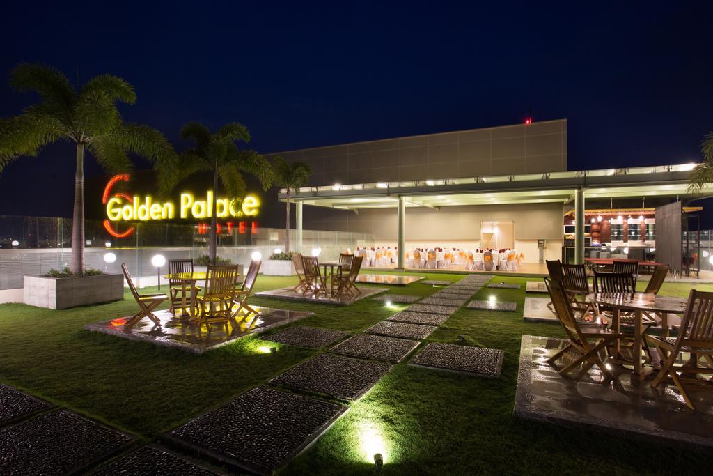 Golden Palace Hotel Lombok Матарам Екстериор снимка
