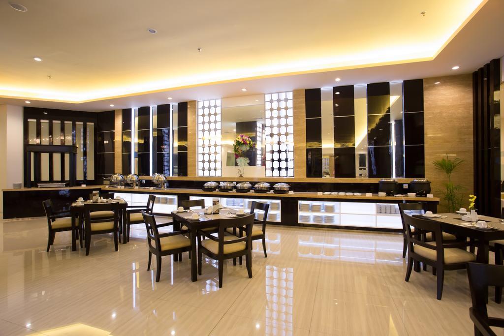 Golden Palace Hotel Lombok Матарам Екстериор снимка