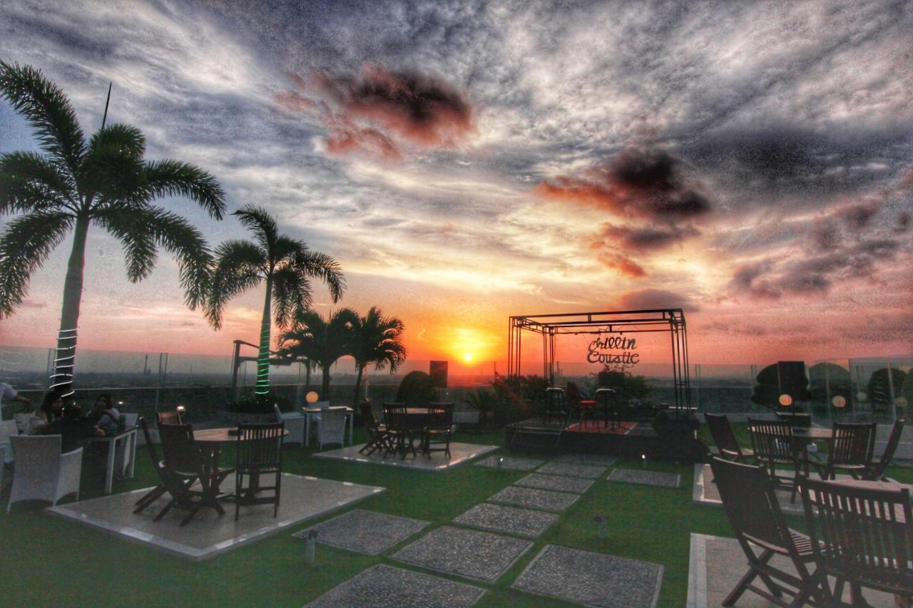 Golden Palace Hotel Lombok Матарам Екстериор снимка